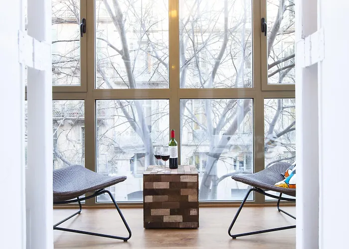 Aspasios Urquinaona Apartman *