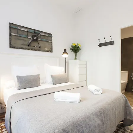 Aspasios Urquinaona Appartement *