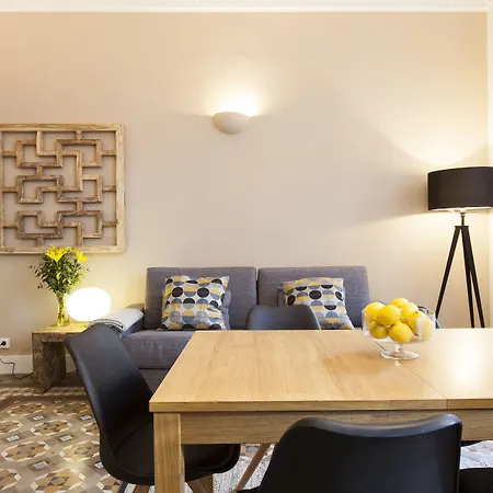 Aspasios Urquinaona Appartement *