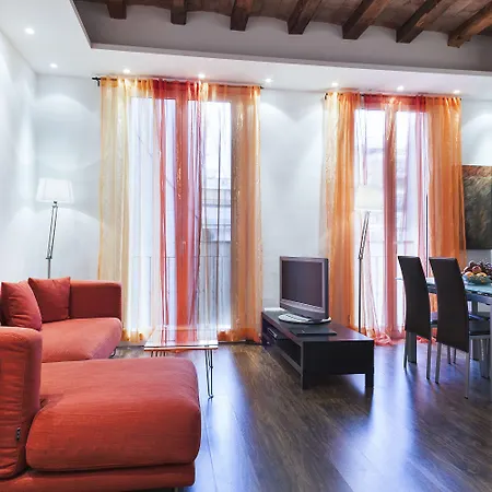 Aspasios Urquinaona Appartement *