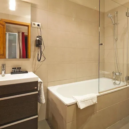 Aspasios Urquinaona Apartment