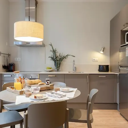 Aspasios Urquinaona Apartment